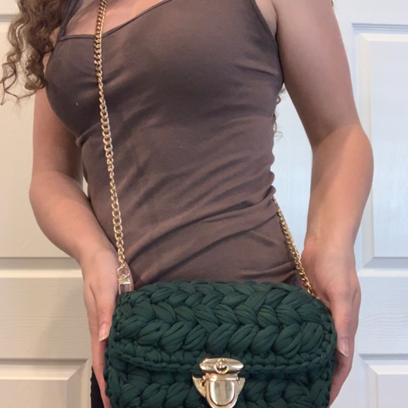 Handmade crotcheted purse - Picture 4 of 4